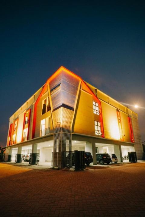 Dparagon Kalijudan Sorabaya Extérieur photo